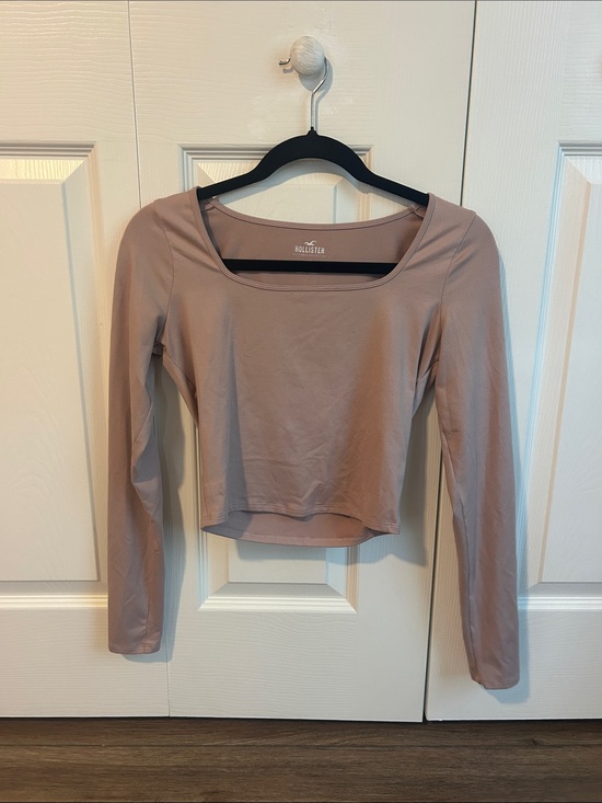 Hollister Tops - Hollister Mauve Long-Sleeve Scoop Neck Cropped Top